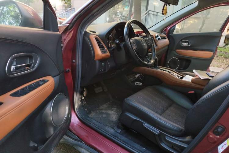 Used Honda Vezel 2015 1.8L CVT 2WD Luxury Model Driver Seat