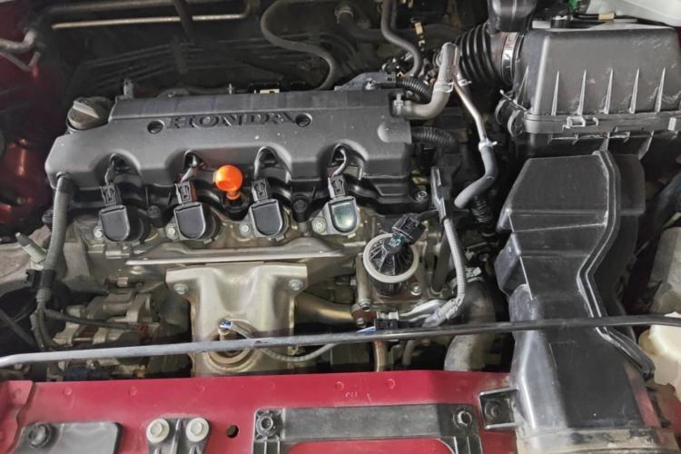 Used Honda Vezel 2015 1.8L CVT 2WD Elite Model Engine Bay