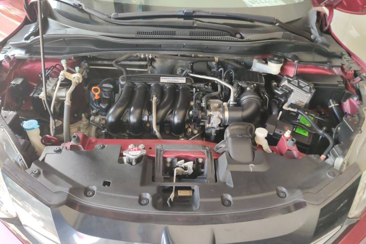 Used Honda Vezel 2015 1.5L CVT two-wheel drive Comfort trim Engine Bay