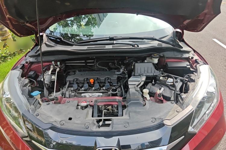 Used Honda Vezel 2015 1.8L CVT 2WD Luxury Model Engine Bay