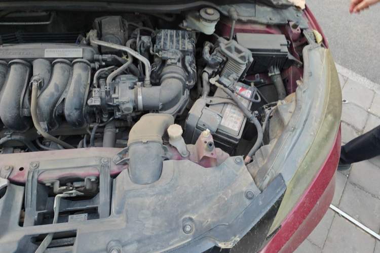 Used Honda Vezel 2015 1.5L CVT two-wheel drive Comfort trim Engine Bay Left