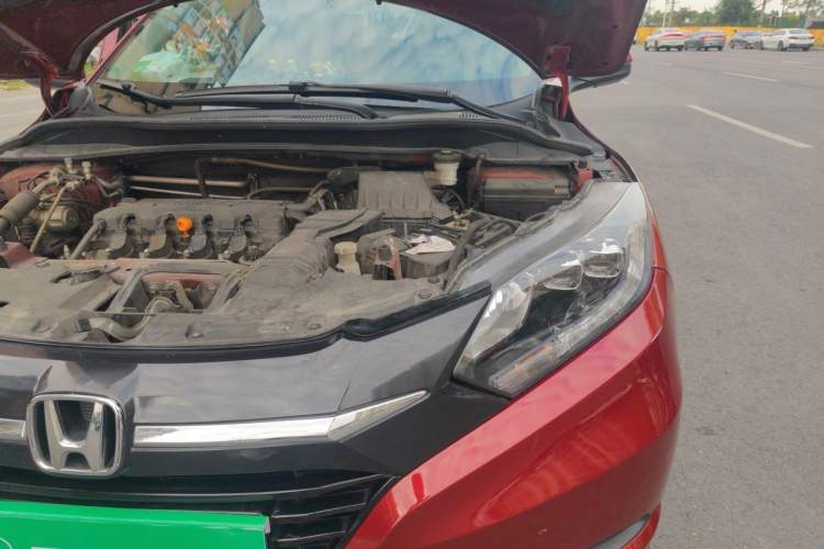 Used Honda Vezel 2015 1.8L CVT 2WD Luxury Model Engine Bay Left