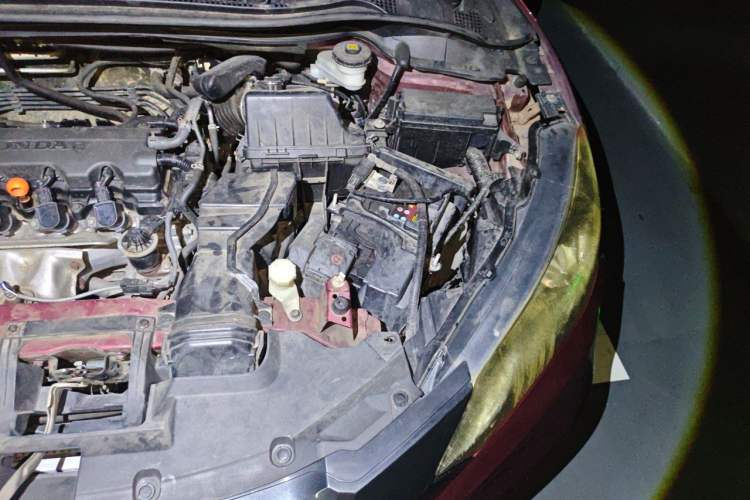 Used Honda Vezel 2015 1.8L CVT 2WD Luxury Model Engine Bay Left