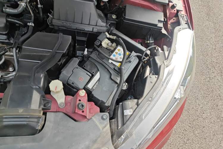 Used Honda Vezel 2015 1.8L CVT 2WD Luxury Model Engine Bay Left