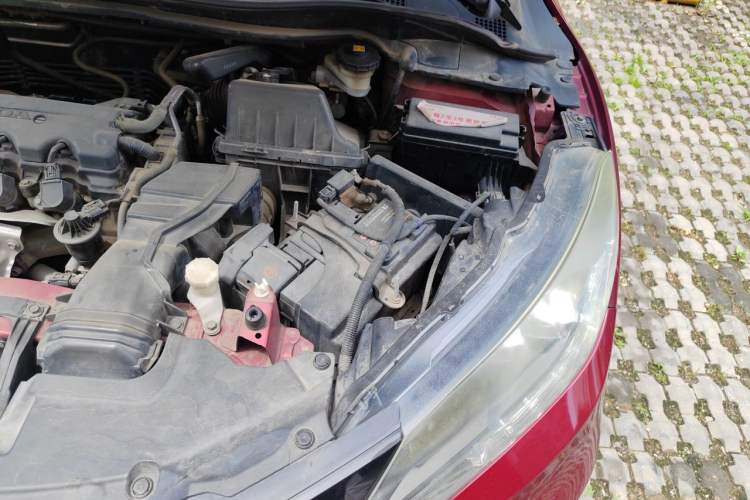 Used Honda Vezel 2015 1.8L CVT 2WD Luxury Model Engine Bay Left