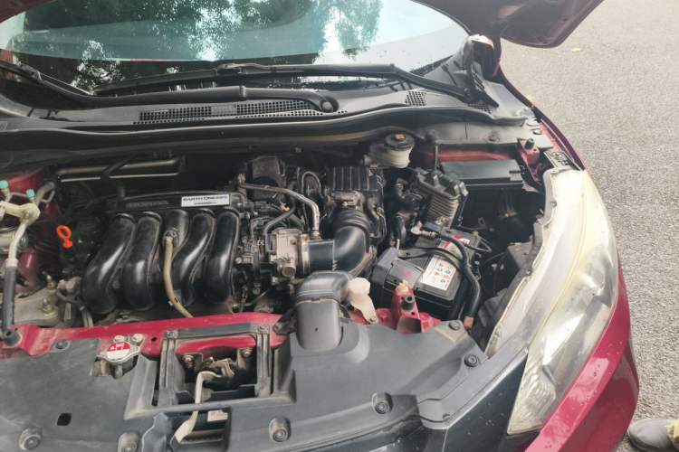 Used Honda Vezel 2015 1.5L CVT two-wheel drive Comfort trim Engine Bay Left
