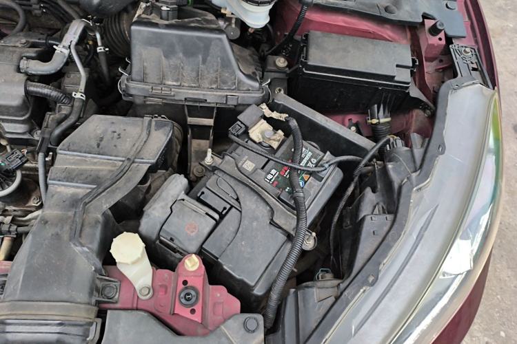 Used Honda Vezel 2015 1.8L CVT 2WD Luxury Model Engine Bay Left