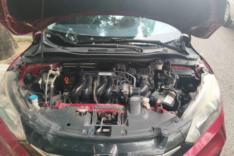 Used Honda Vezel 2015 1.5L CVT two-wheel drive Comfort trim Engine Bay