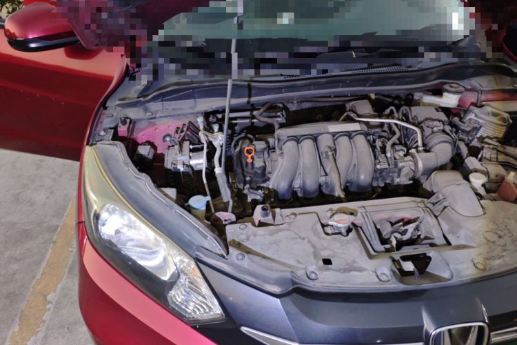 Used Honda Vezel 2015 1.5L CVT two-wheel drive Comfort trim Engine Bay Right