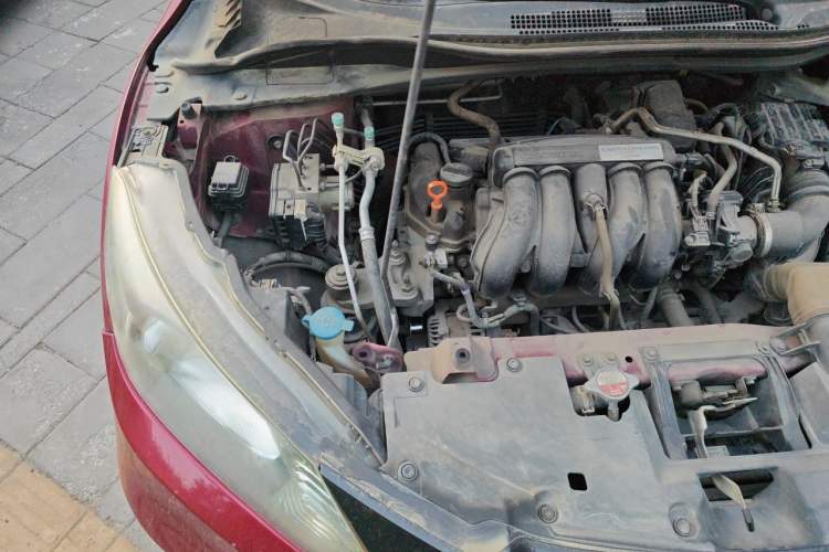 Used Honda Vezel 2015 1.5L CVT two-wheel drive Comfort trim Engine Bay Right