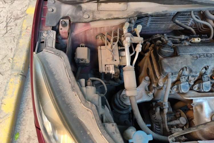 Used Honda Vezel 2015 1.8L CVT 2WD Luxury Model Engine Bay Right