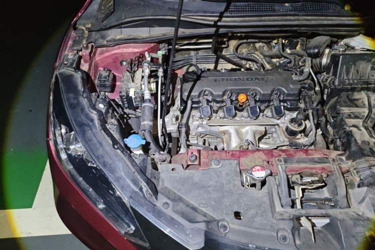 Used Honda Vezel 2015 1.8L CVT 2WD Luxury Model Engine Bay Right
