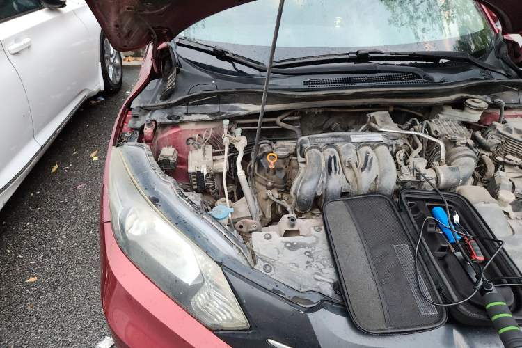 Used Honda Vezel 2015 1.5L CVT two-wheel drive Comfort trim Engine Bay Right