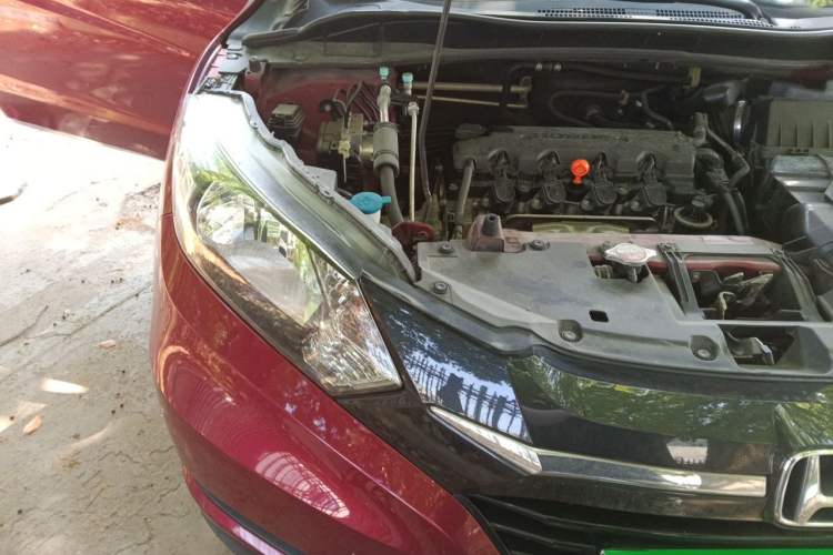 Used Honda Vezel 2015 1.8L CVT 2WD Elite Model Engine Bay Right