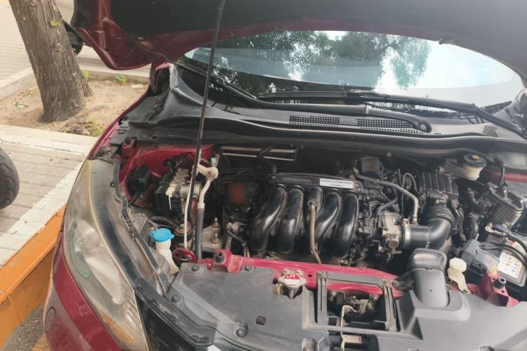 Used Honda Vezel 2015 1.5L CVT two-wheel drive Comfort trim Engine Bay Right