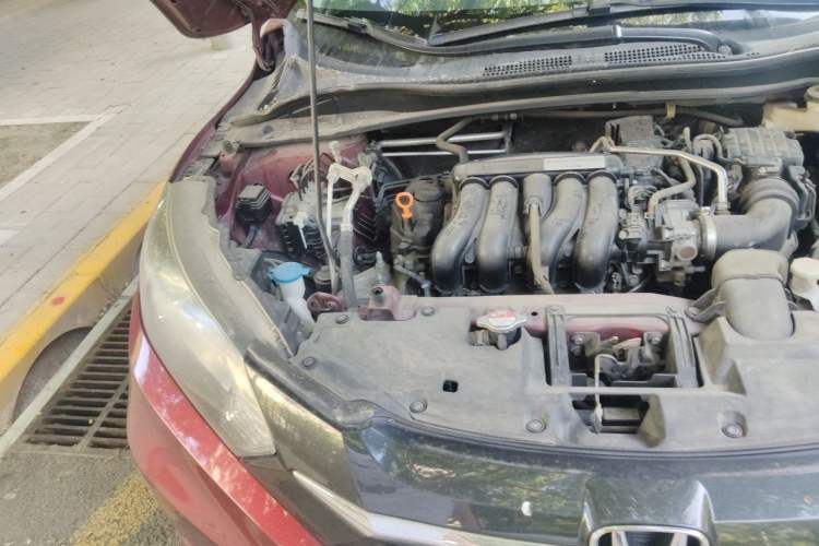 Used Honda Vezel 2015 1.5L CVT two-wheel drive Comfort trim Engine Bay Right