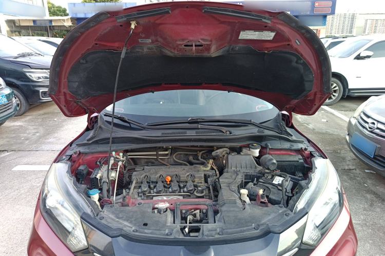 Used Honda Vezel 2015 1.8L CVT 2WD Elite Model Engine Bay
