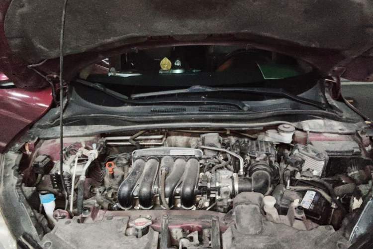 Used Honda Vezel 2015 1.5L CVT two-wheel drive Comfort trim Engine Bay