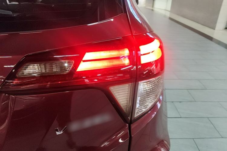 Used Honda Vezel 2015 1.8L CVT 2WD Luxury Model Exterior 3