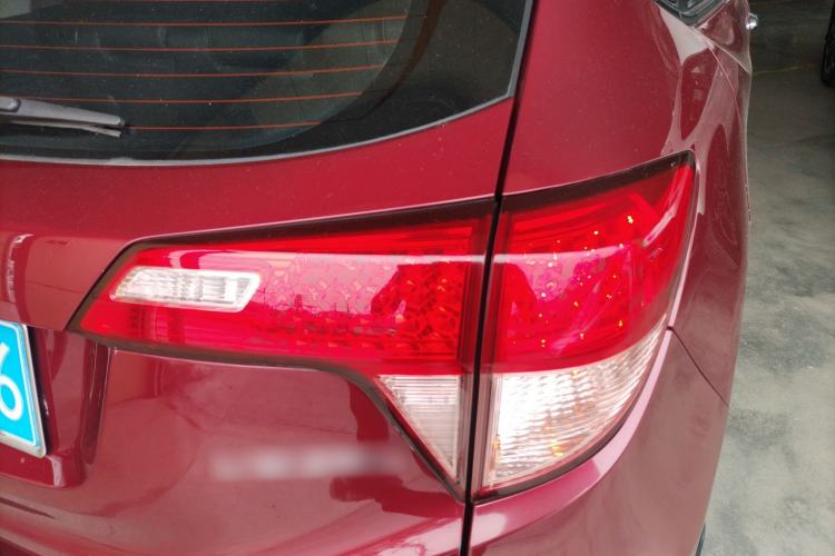 Used Honda Vezel 2015 1.8L CVT 2WD Elite Model Exterior 3
