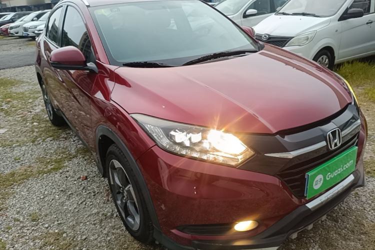 Used Honda Vezel 2015 1.8L CVT 2WD Luxury Model Front Right 45 Deg