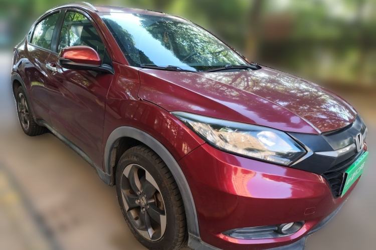 Used Honda Vezel 2015 1.8L CVT 2WD Luxury Model Front Right 45 Deg