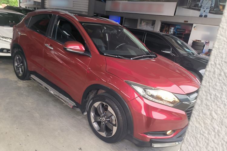 Used Honda Vezel 2015 1.8L CVT 2WD Luxury Model Front Right 45 Deg