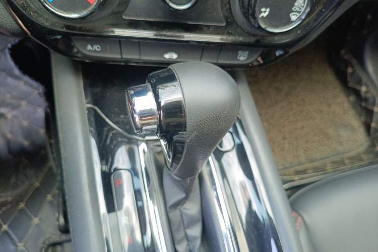 Used Honda Vezel 2015 1.5L CVT two-wheel drive Comfort trim Gear Lever