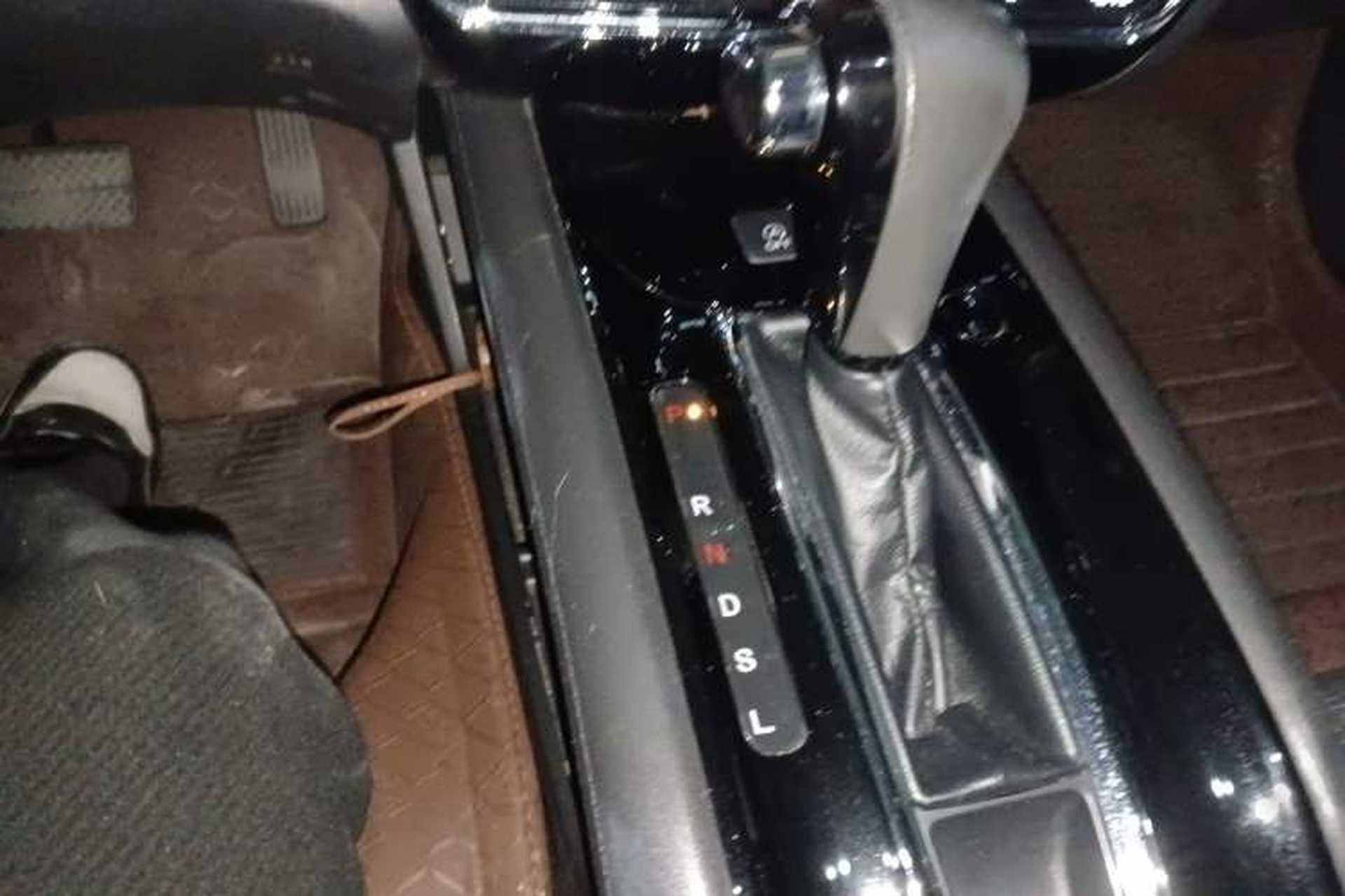 Used Honda Vezel 2015 1.8L CVT 2WD Luxury Model Gear Lever