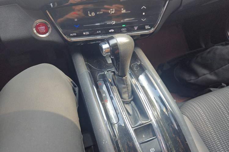 Used Honda Vezel  Gear Lever