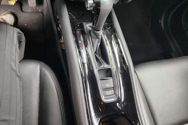 Used Honda Vezel 2015 1.5L CVT two-wheel drive Comfort trim Gear Lever