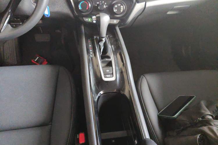 Used Honda Vezel 2015 1.5L CVT two-wheel drive Comfort trim Gear Lever