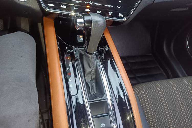 Used Honda Vezel 2015 1.8L CVT 2WD Luxury Model Gear Lever