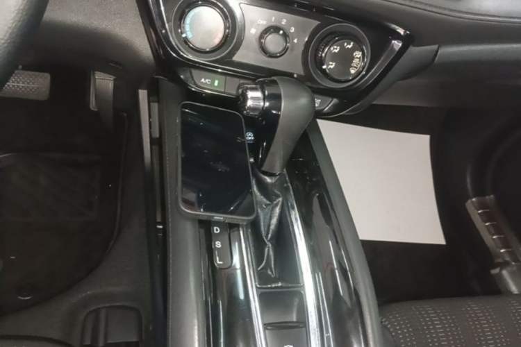 Used Honda Vezel 2015 1.8L CVT 2WD Elite Model Gear Lever