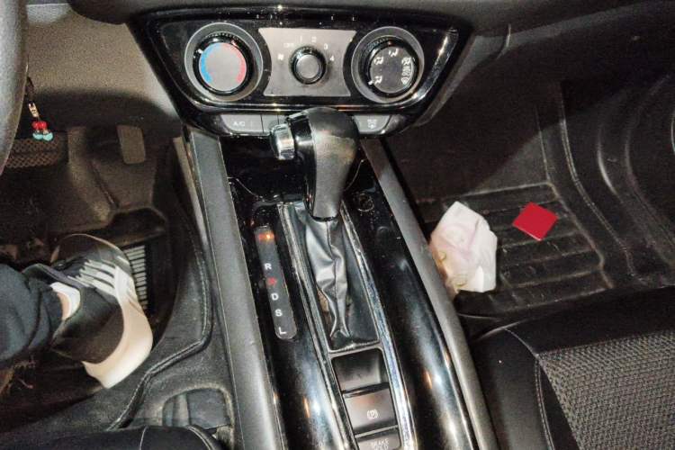 Used Honda Vezel 2015 1.5L CVT two-wheel drive Comfort trim Gear Lever
