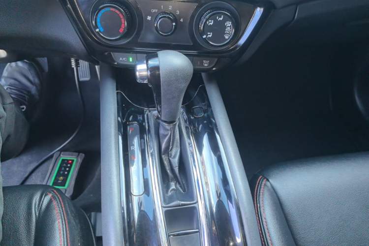 Used Honda Vezel 2015 1.5L CVT two-wheel drive Comfort trim Gear Lever