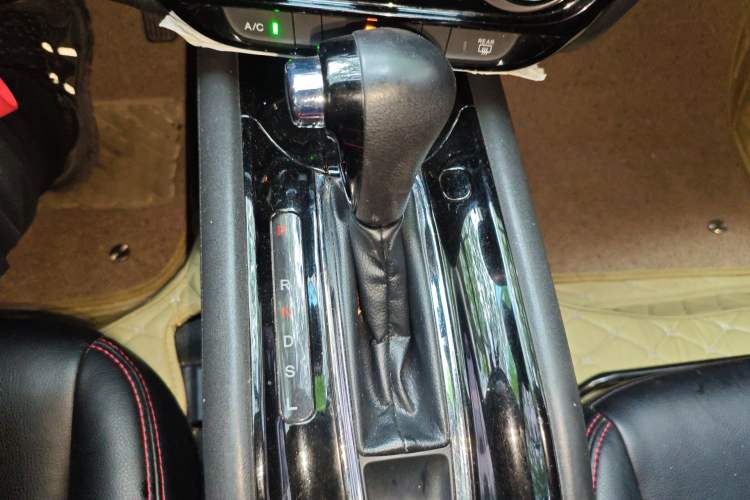 Used Honda Vezel 2015 1.5L CVT two-wheel drive Comfort trim Gear Lever