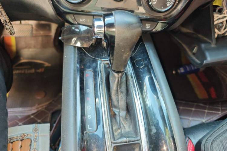 Used Honda Vezel 2015 1.5L CVT two-wheel drive Comfort trim Gear Lever