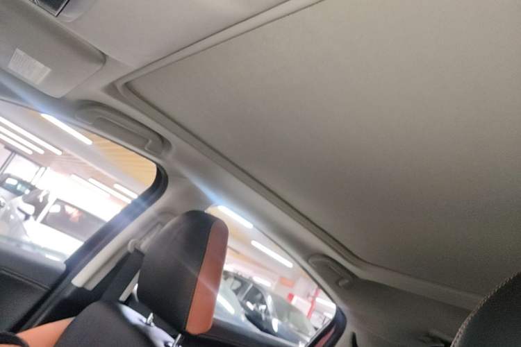Used Honda Vezel 2015 1.8L CVT 2WD Luxury Model Headliner