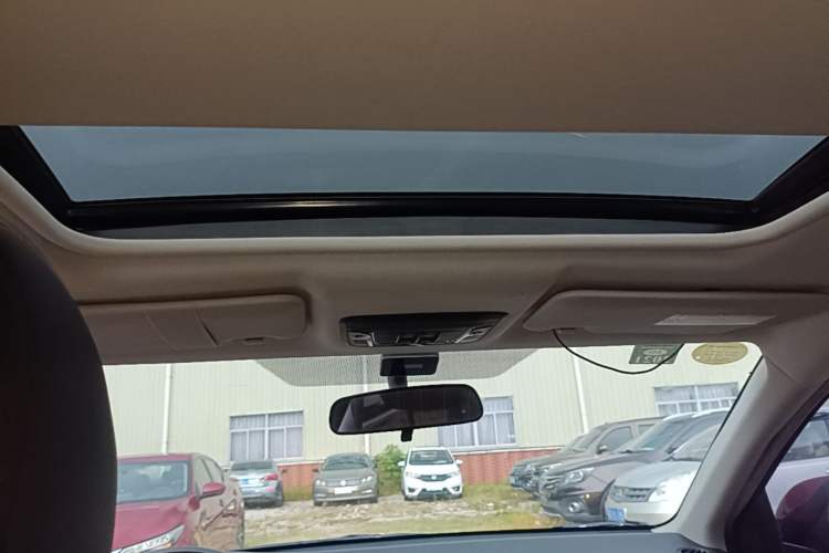 Used Honda Vezel 2015 1.8L CVT 2WD Luxury Model Headliner