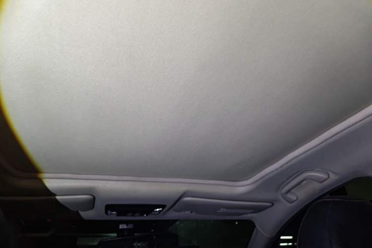 Used Honda Vezel 2015 1.8L CVT 2WD Luxury Model Headliner