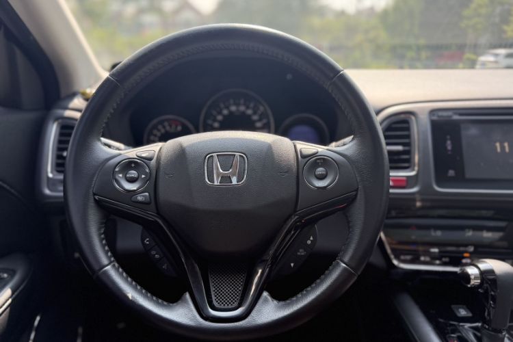 Used Honda Vezel 2015 1.8L CVT 2WD Luxury Model Interior 2