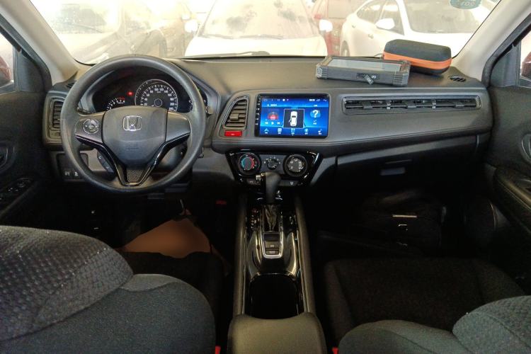 Used Honda Vezel 2015 1.5L CVT two-wheel drive Comfort trim Interior 2