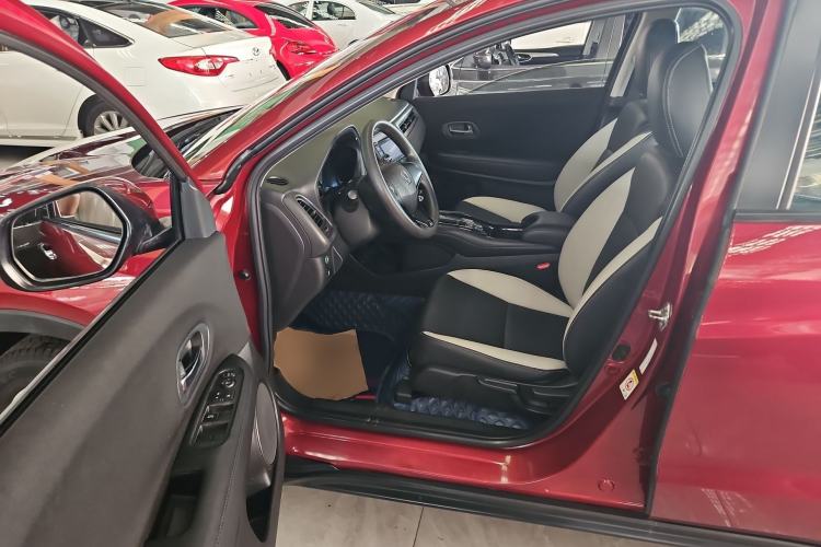 Used Honda Vezel 2015 1.5L CVT two-wheel drive Comfort trim Interior 2