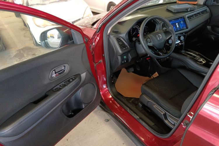 Used Honda Vezel 2015 1.5L CVT two-wheel drive Comfort trim Interior 3