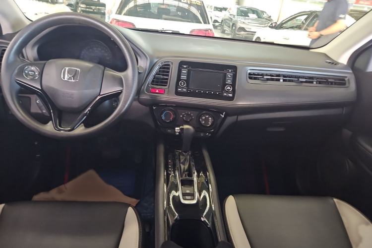 Used Honda Vezel 2015 1.5L CVT two-wheel drive Comfort trim Interior 3