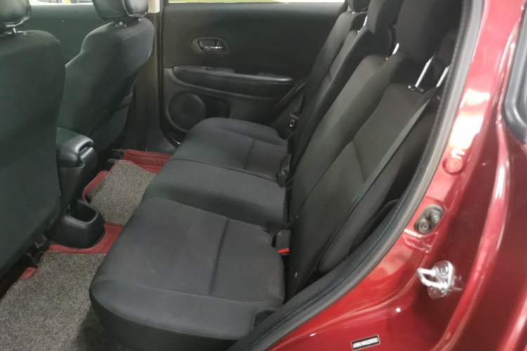 Used Honda Vezel 2015 1.5L CVT two-wheel drive Comfort trim Interior 6