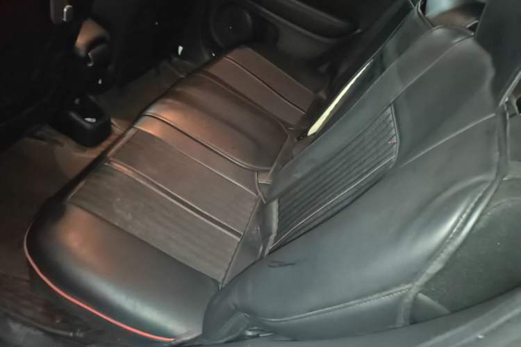 Used Honda Vezel 2015 1.5L CVT two-wheel drive Comfort trim Left Rear Seat