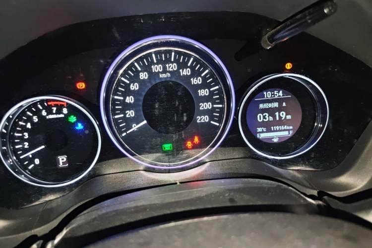 Used Honda Vezel 2015 1.8L CVT 2WD Luxury Model Odometer Close Up
