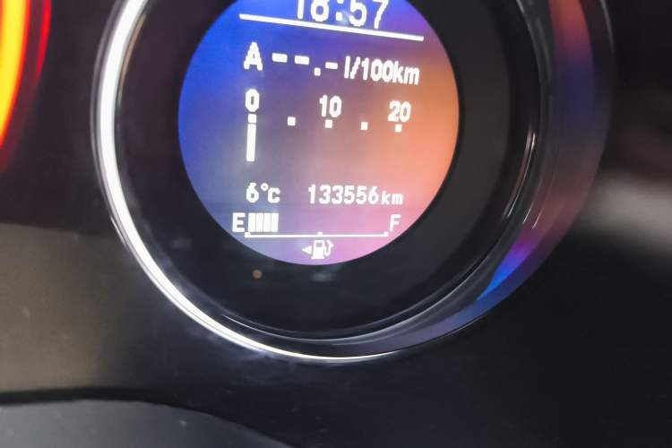 Used Honda Vezel 2015 1.8L CVT 2WD Luxury Model Odometer Close Up